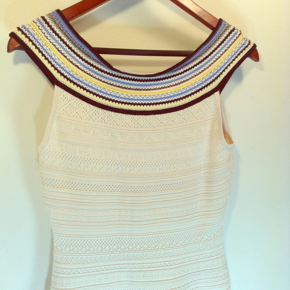 White House Black Market Beautiful Top